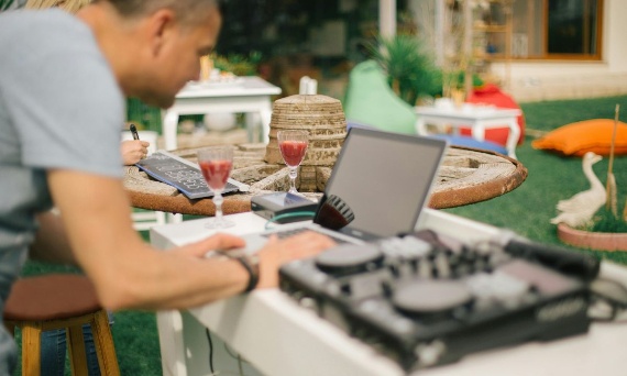 Coffee Rave - trend, który pobudza nie tylko kofeiną